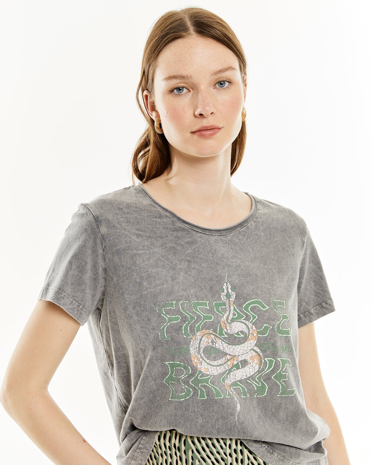 Camiseta de manga corta con estampado de serpiente