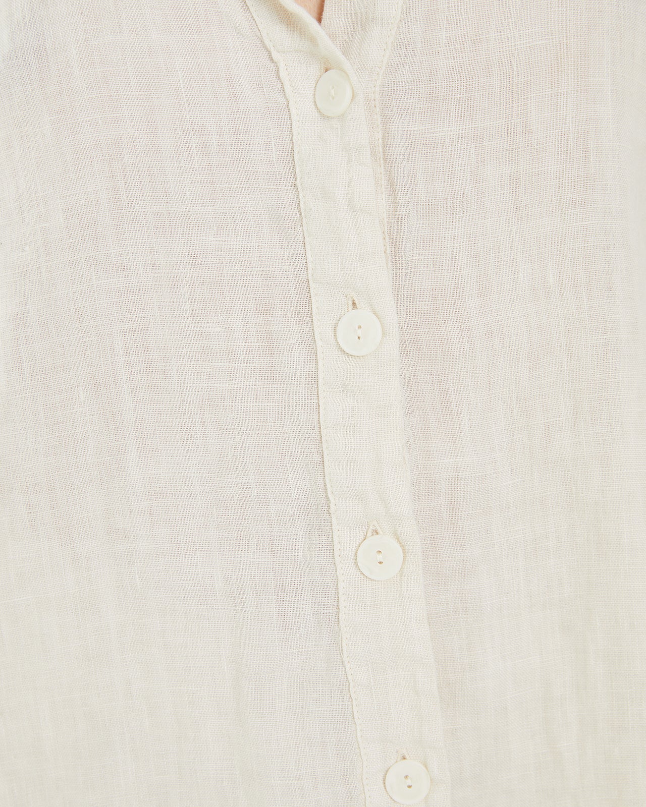 Camisa de lino de manga corta con escote camisero