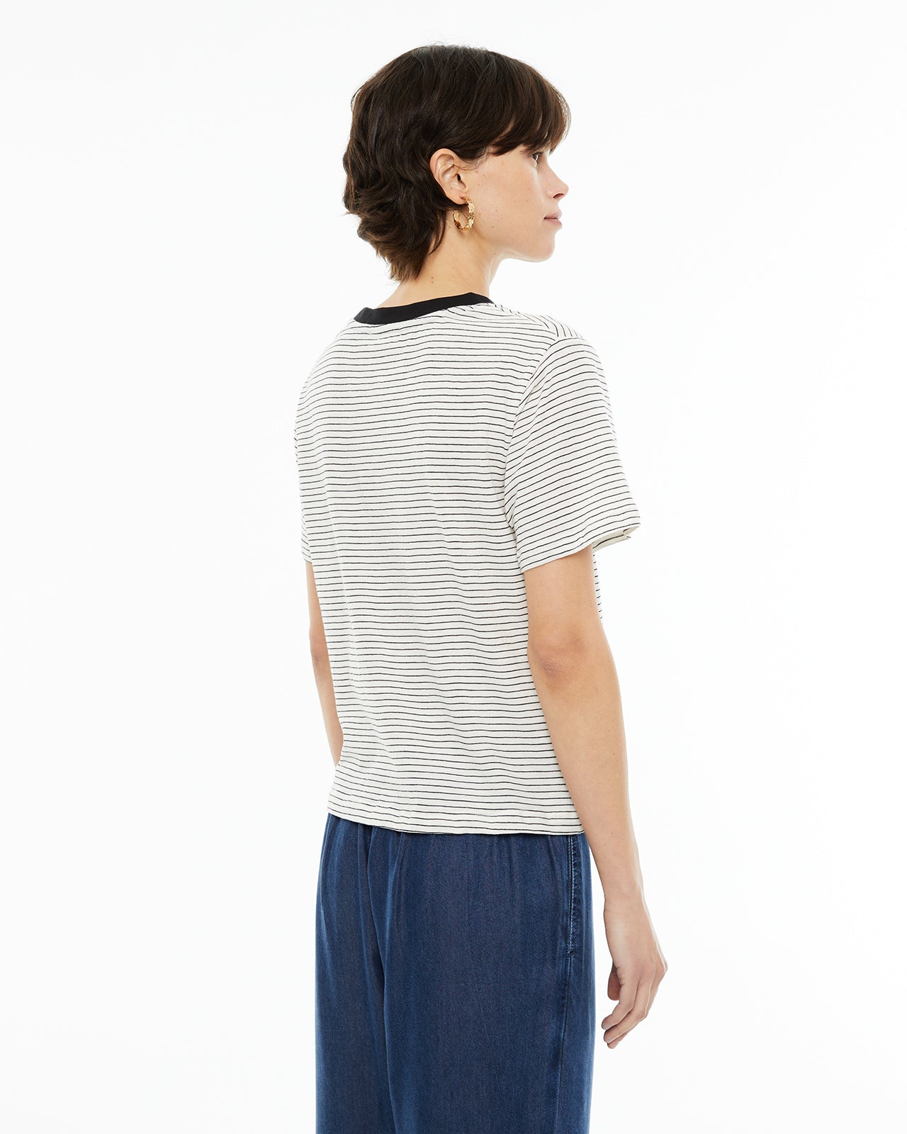 Camiseta de rayas con cuello redondo a contraste