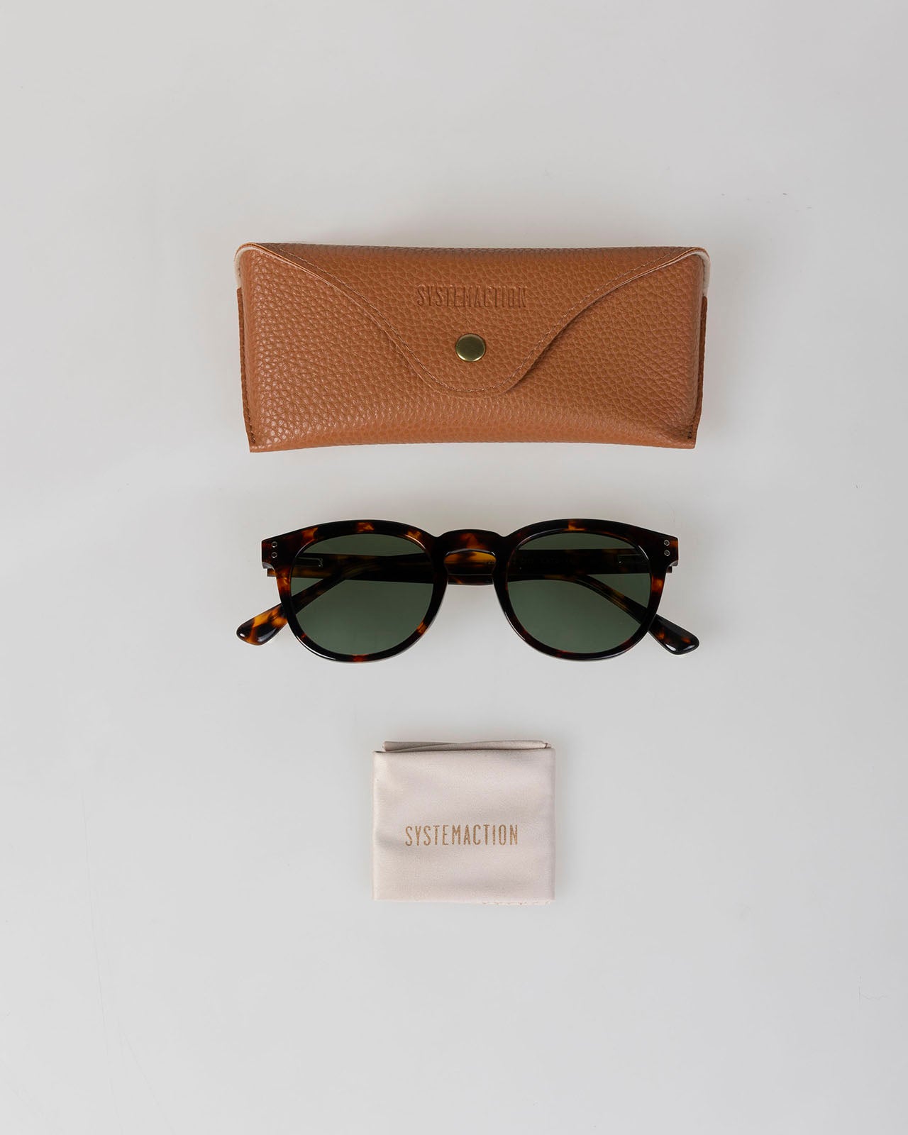Gafas de sol con montura marrón