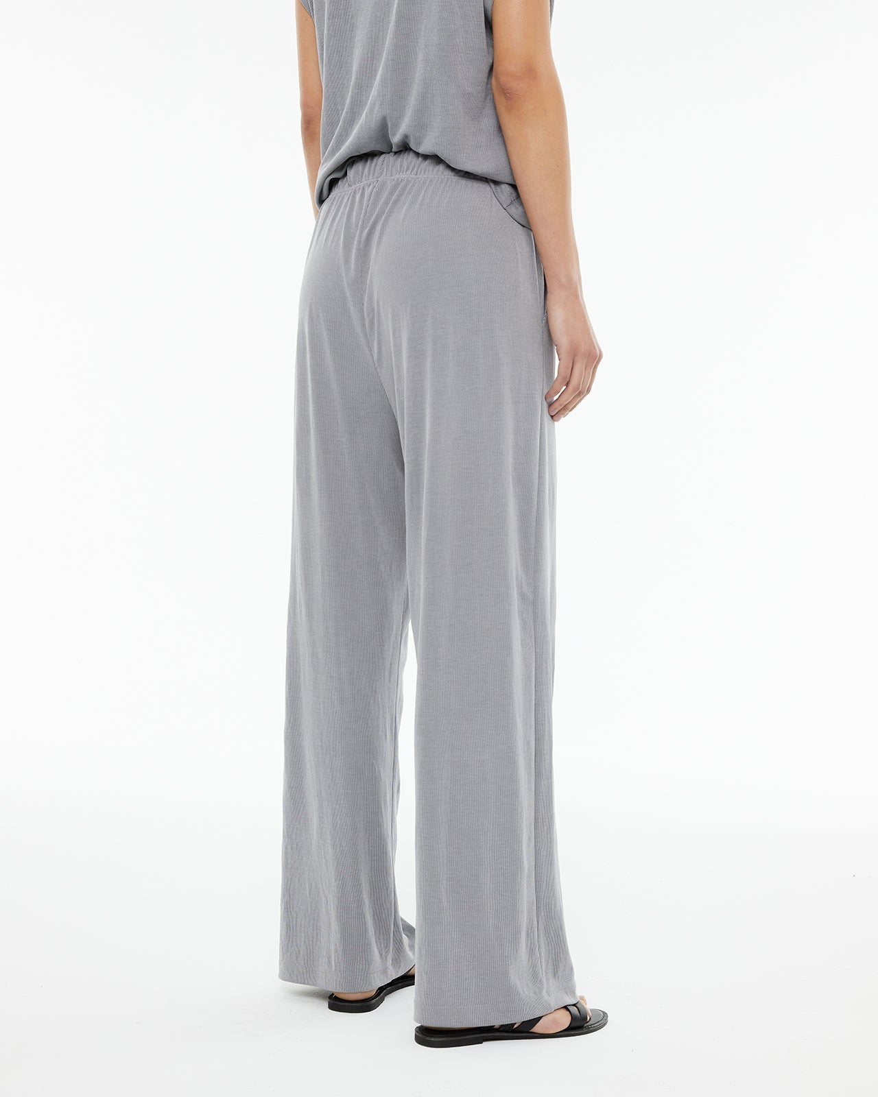Pantalón confort ancho de canalé