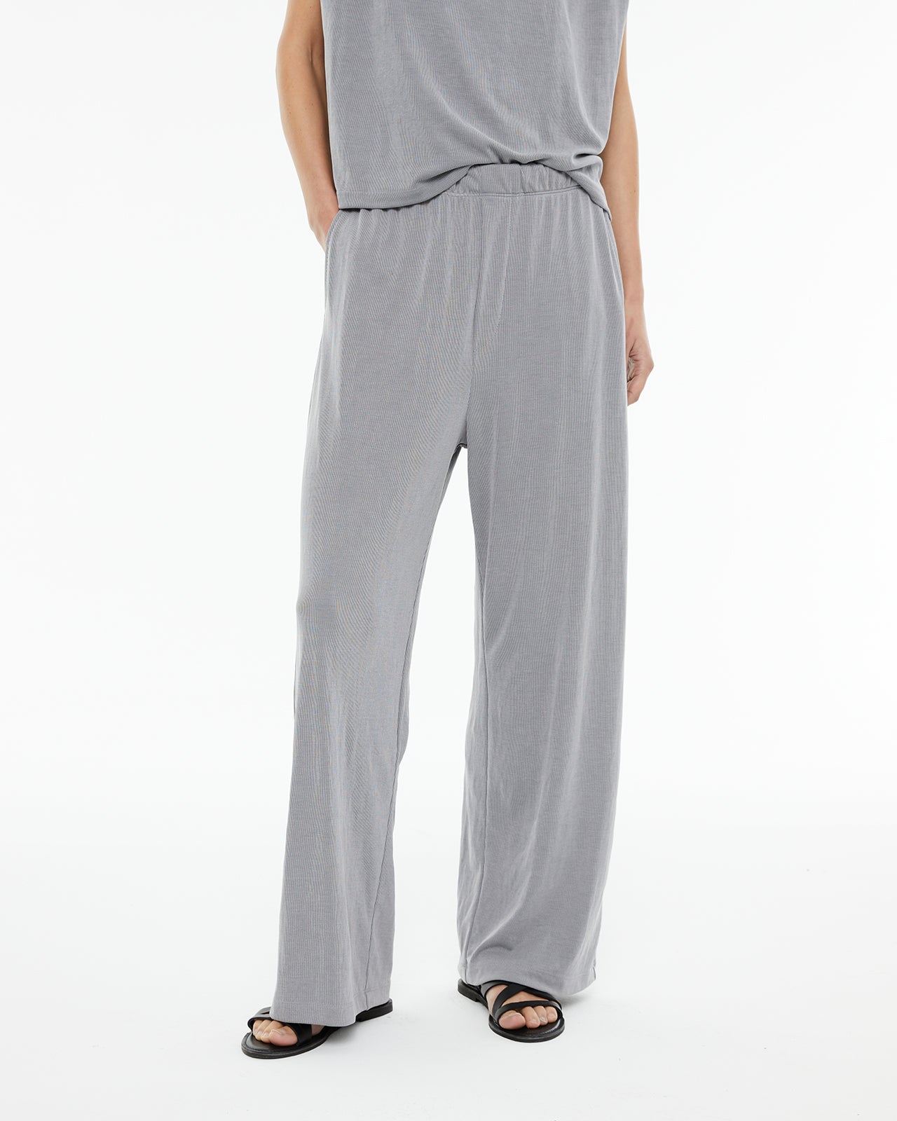 Pantalón confort ancho de canalé
