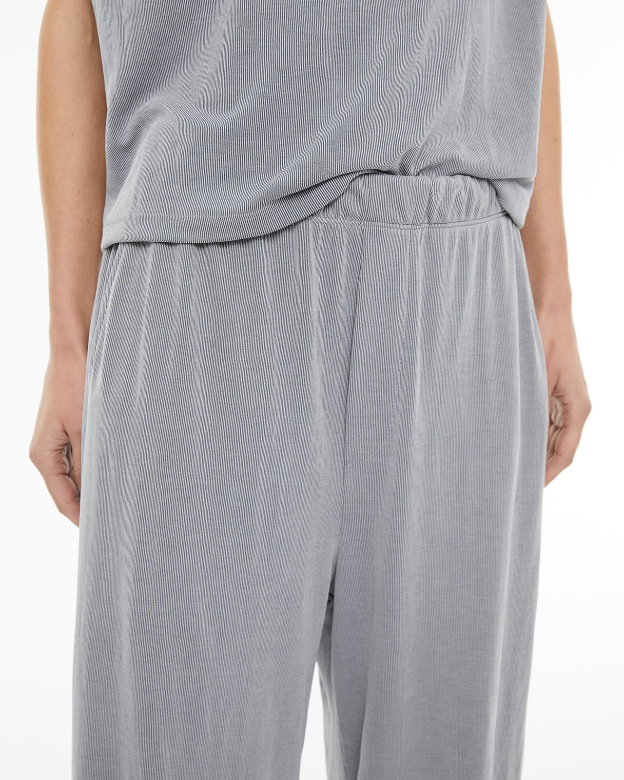 Pantalón confort ancho de canalé
