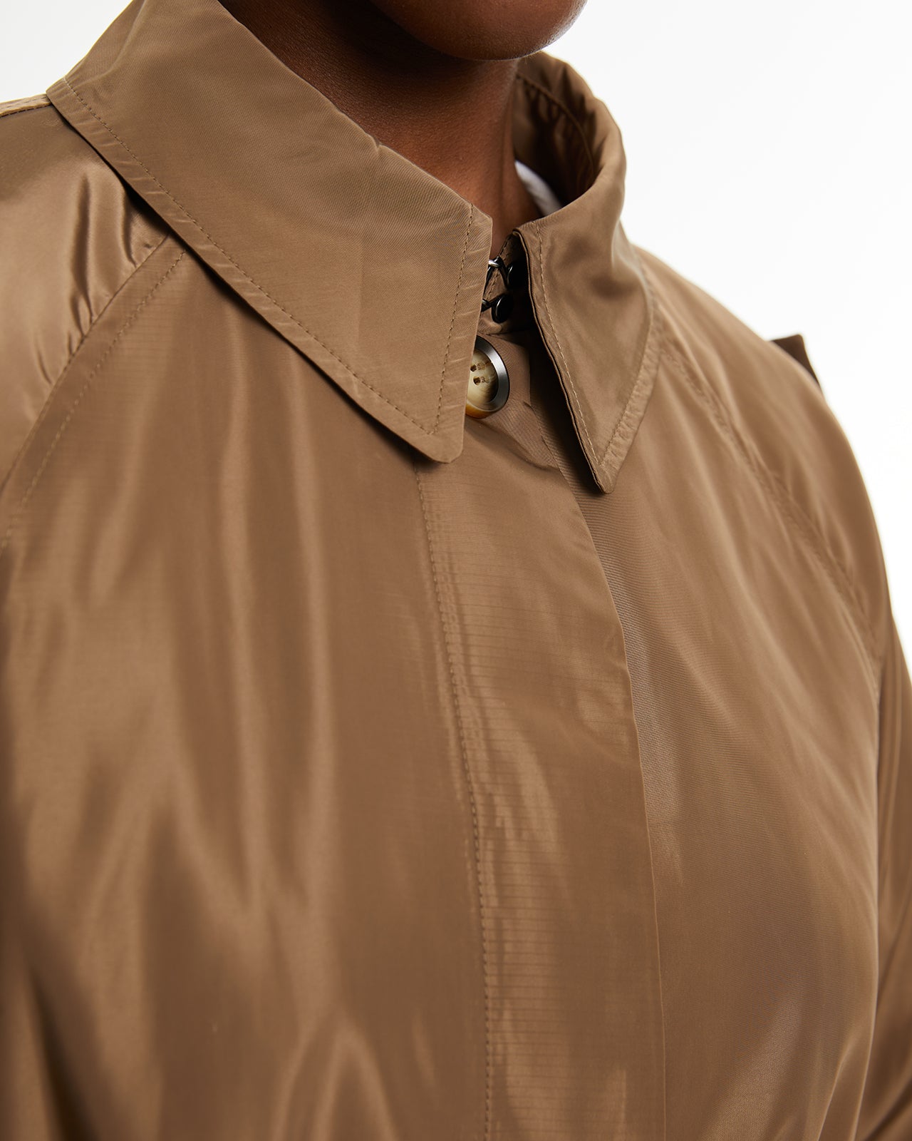 Parka midi recta trench larga con cinturón