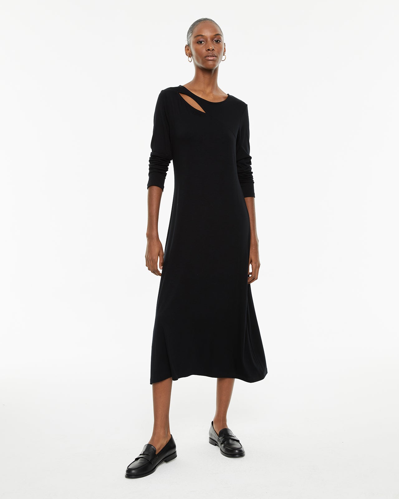 Vestido ajustado midi detalle cut out escote