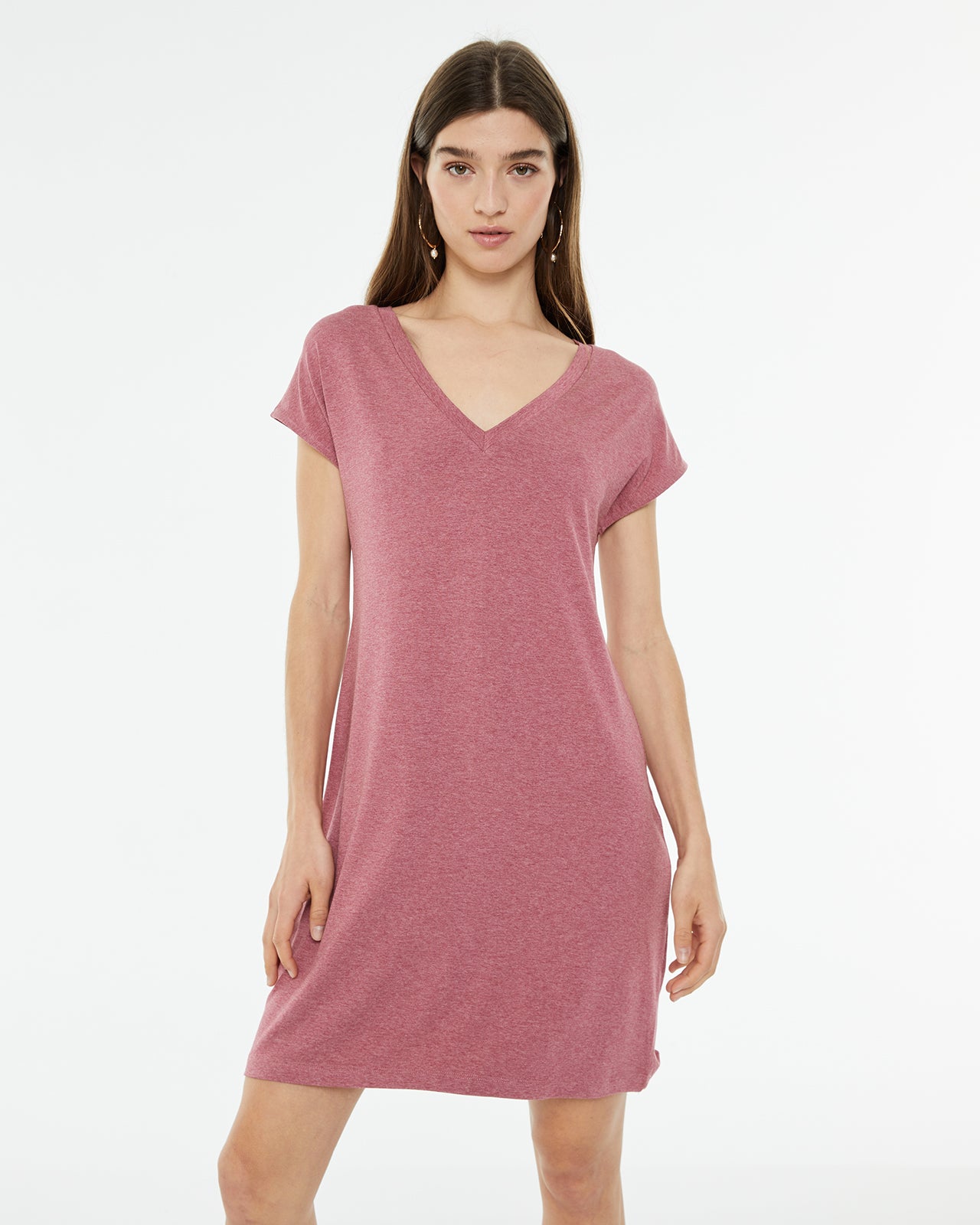 Vestido corto con escote pico y manga caída