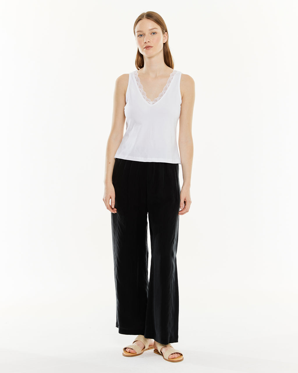 Top de tirantes con puntilla