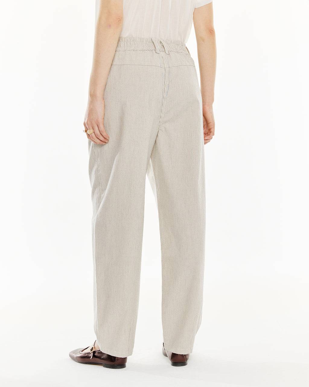 Pantalón rayas con goma en la cintura