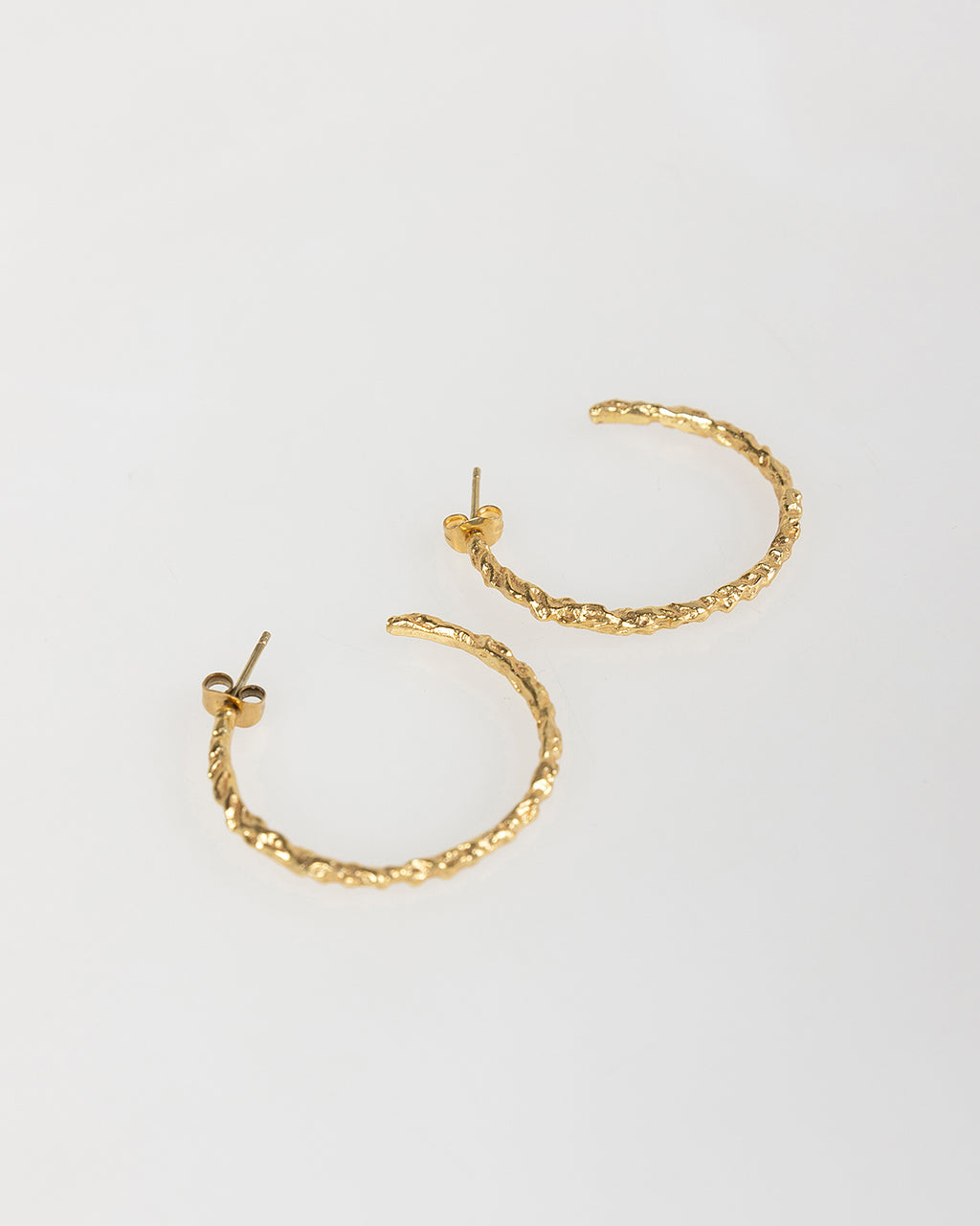 Pendientes de aro con relieve