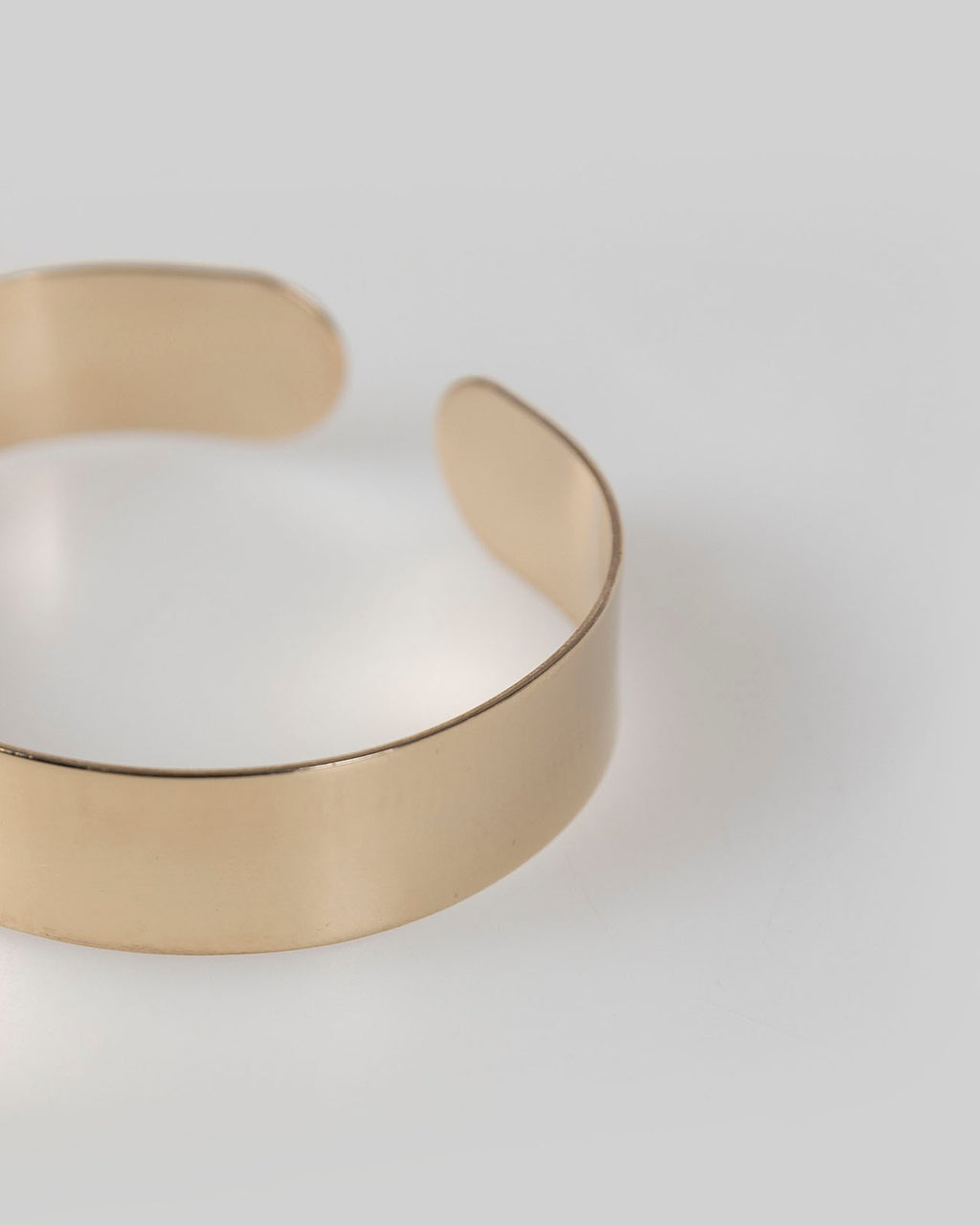Brazalete rígido oro