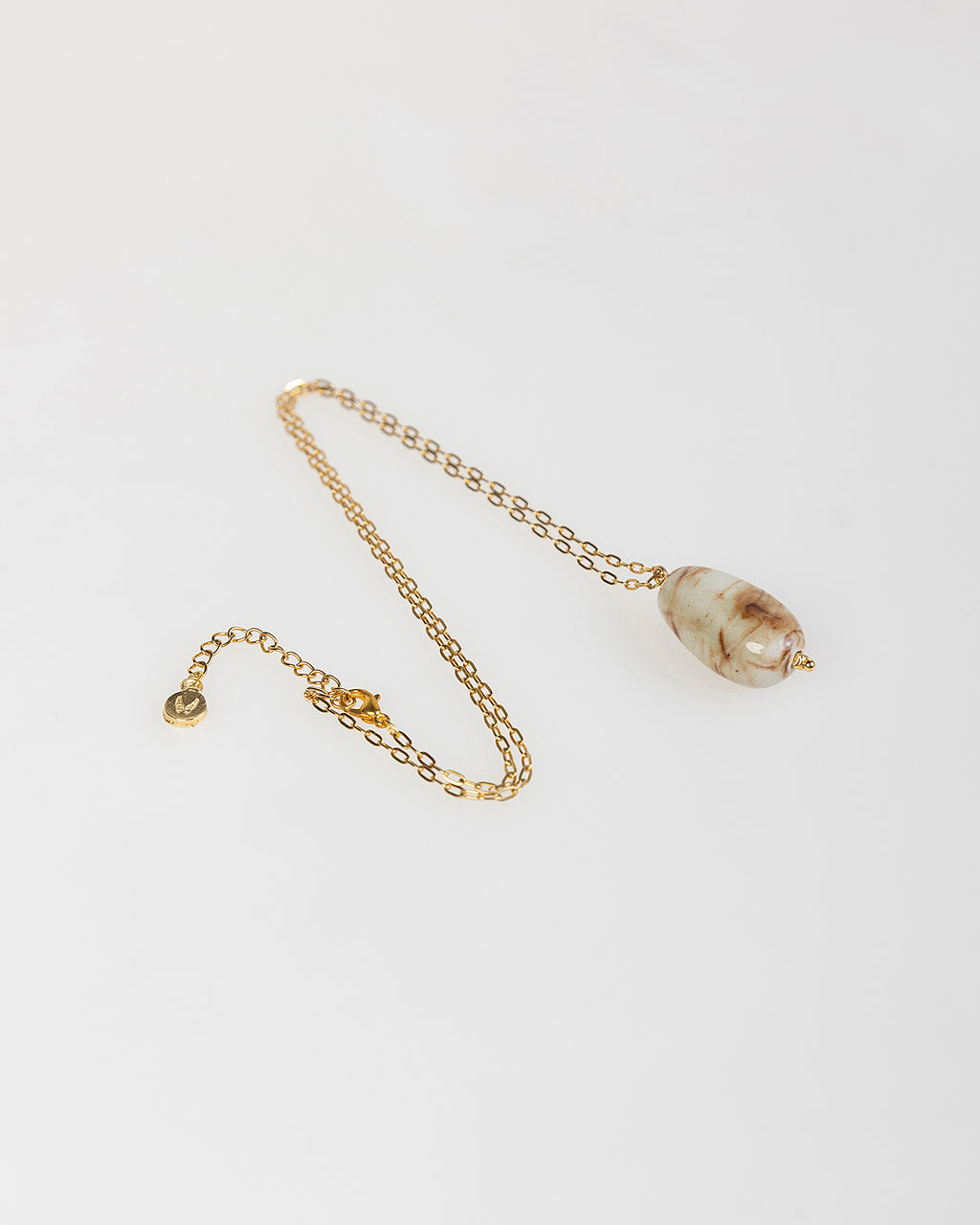 Collar con piedra de cerámica