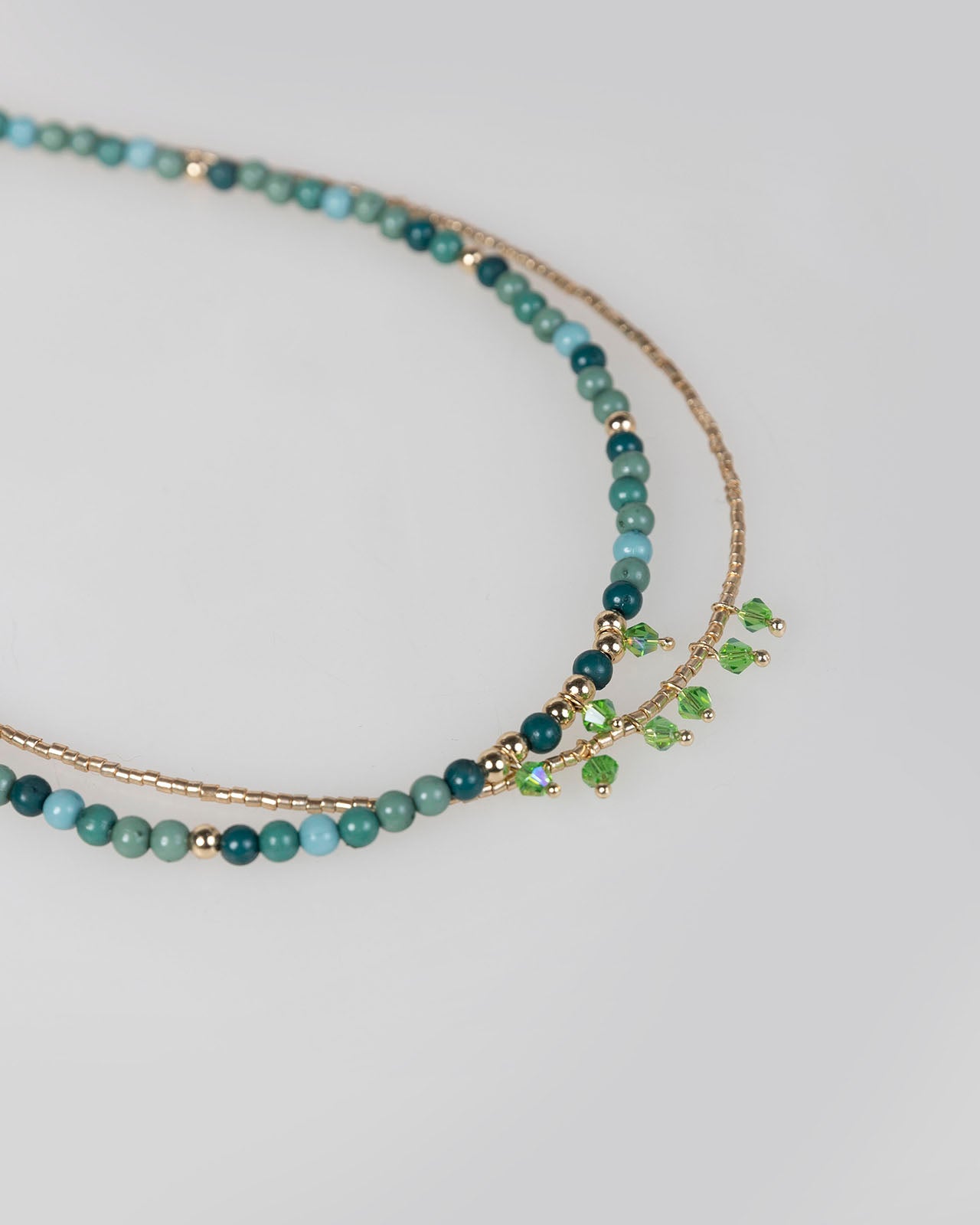 Collar doble abalorios verdes y color oro