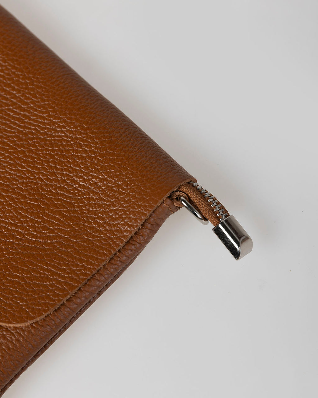 Bolso tipo bandolera de piel