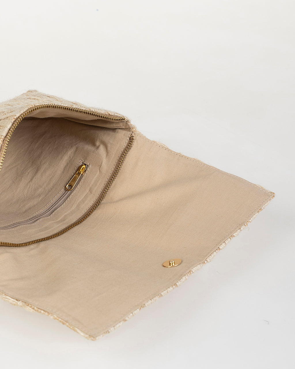 Bolso de mano de rafia trenzado