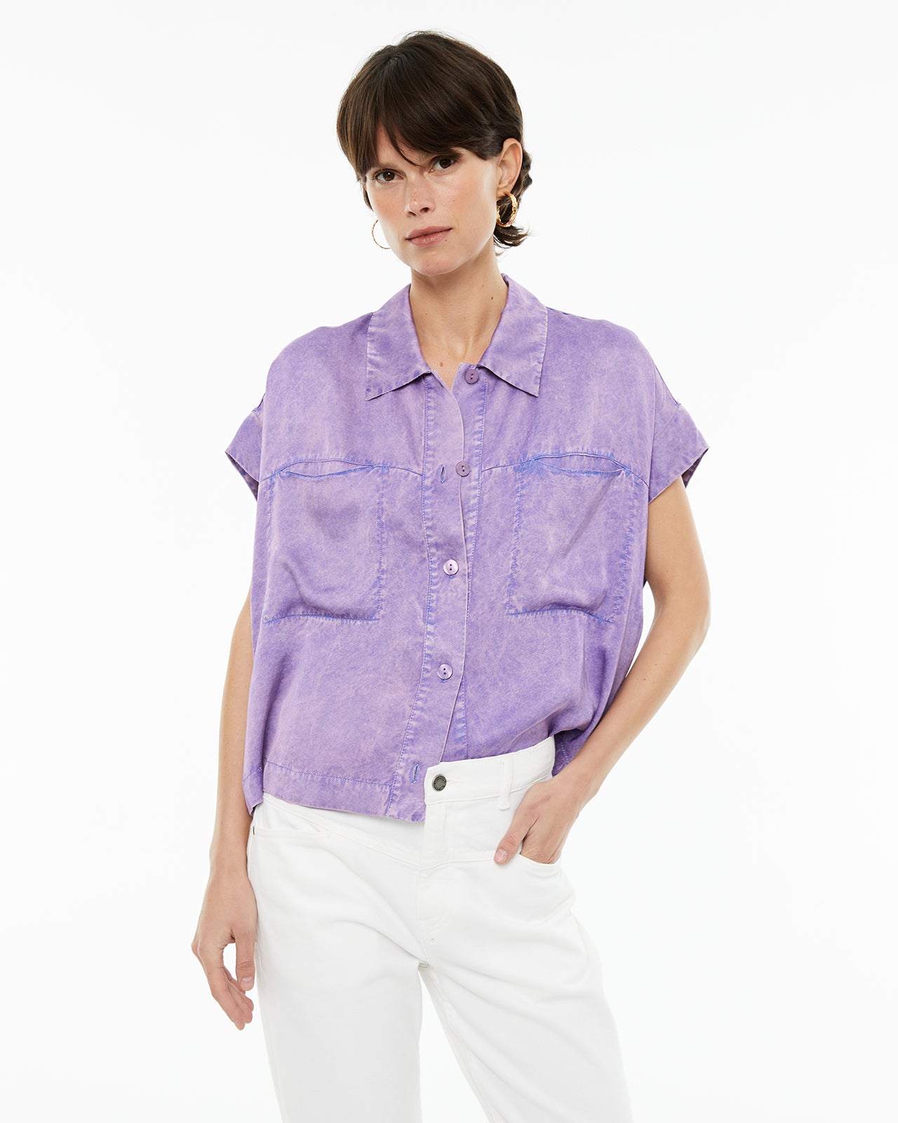Camisa fluida cuello mao con bolsillos plastrón delanteros