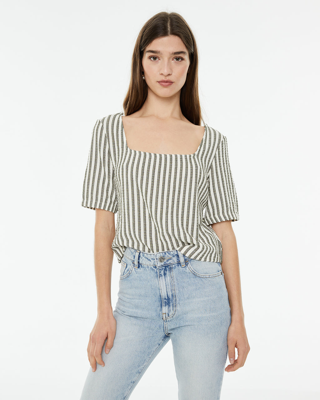 Camisa de rayas manga tres cuartos abullonada y escote cuadrado