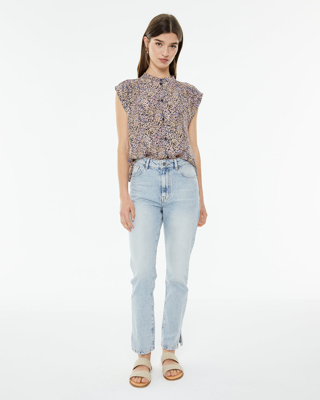 Camisa oversize cuello mao con estampado hojas de colores
