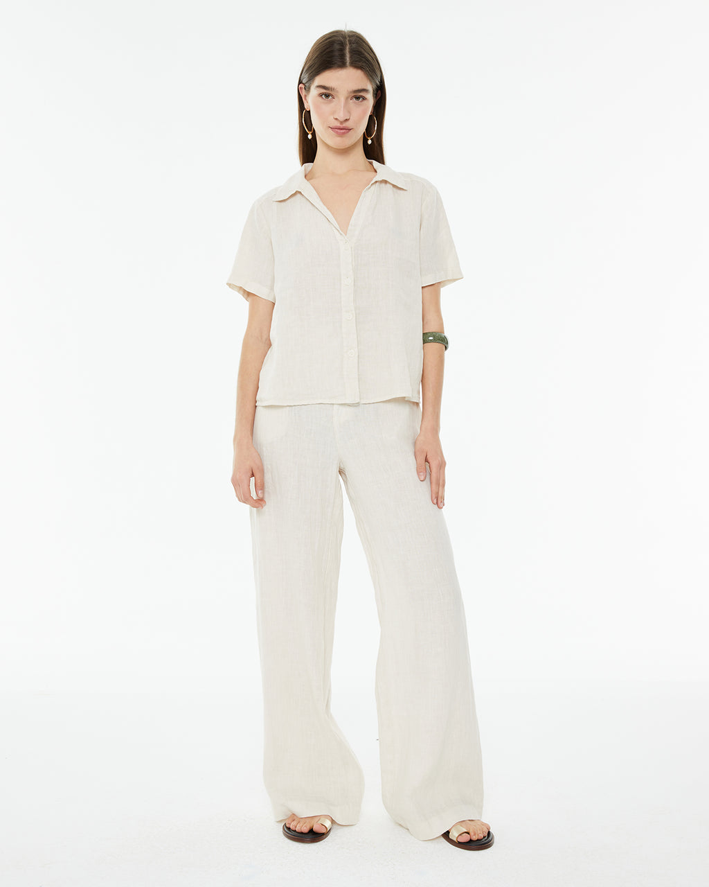 Camisa de lino de manga corta con escote camisero