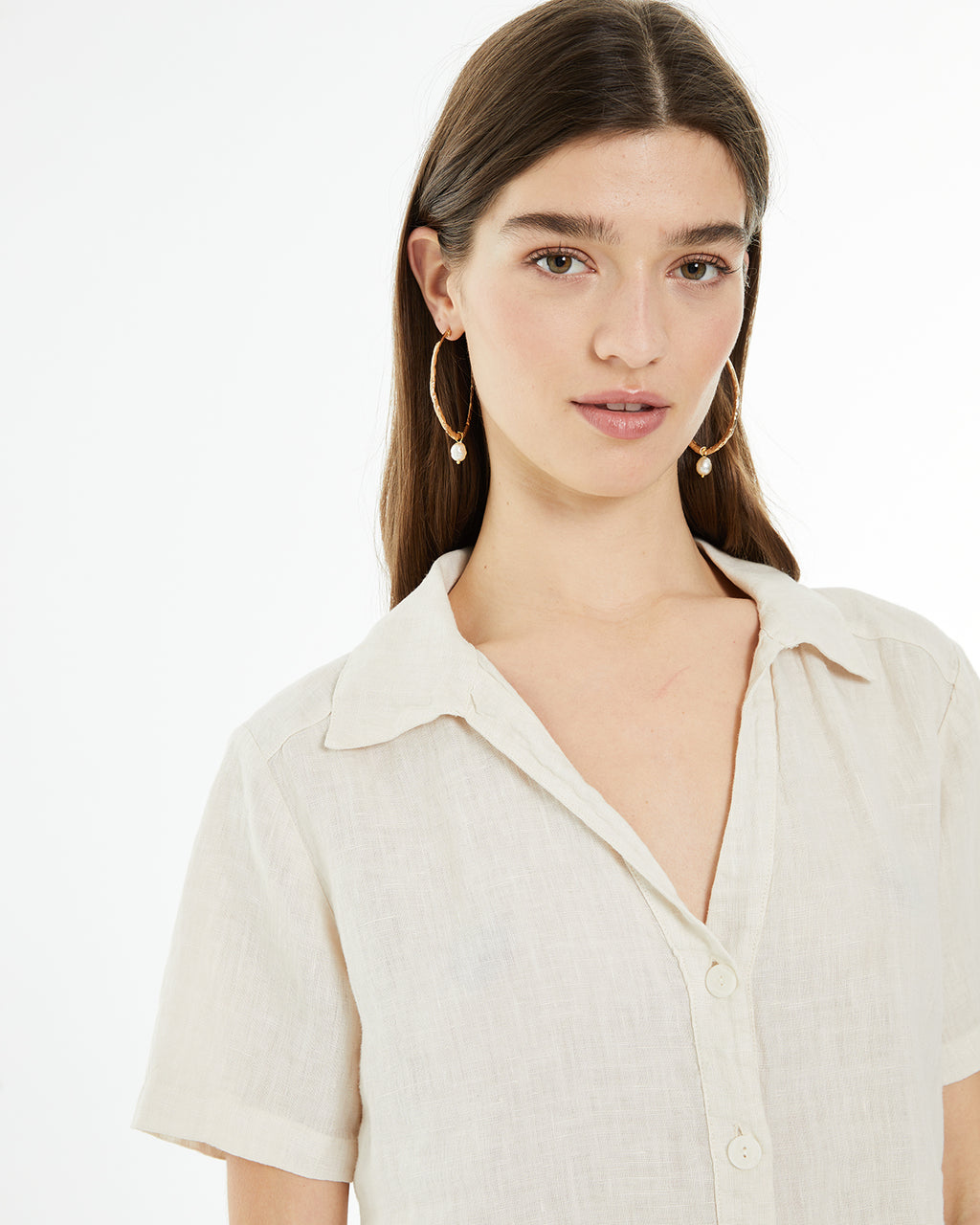 Camisa de lino de manga corta con escote camisero