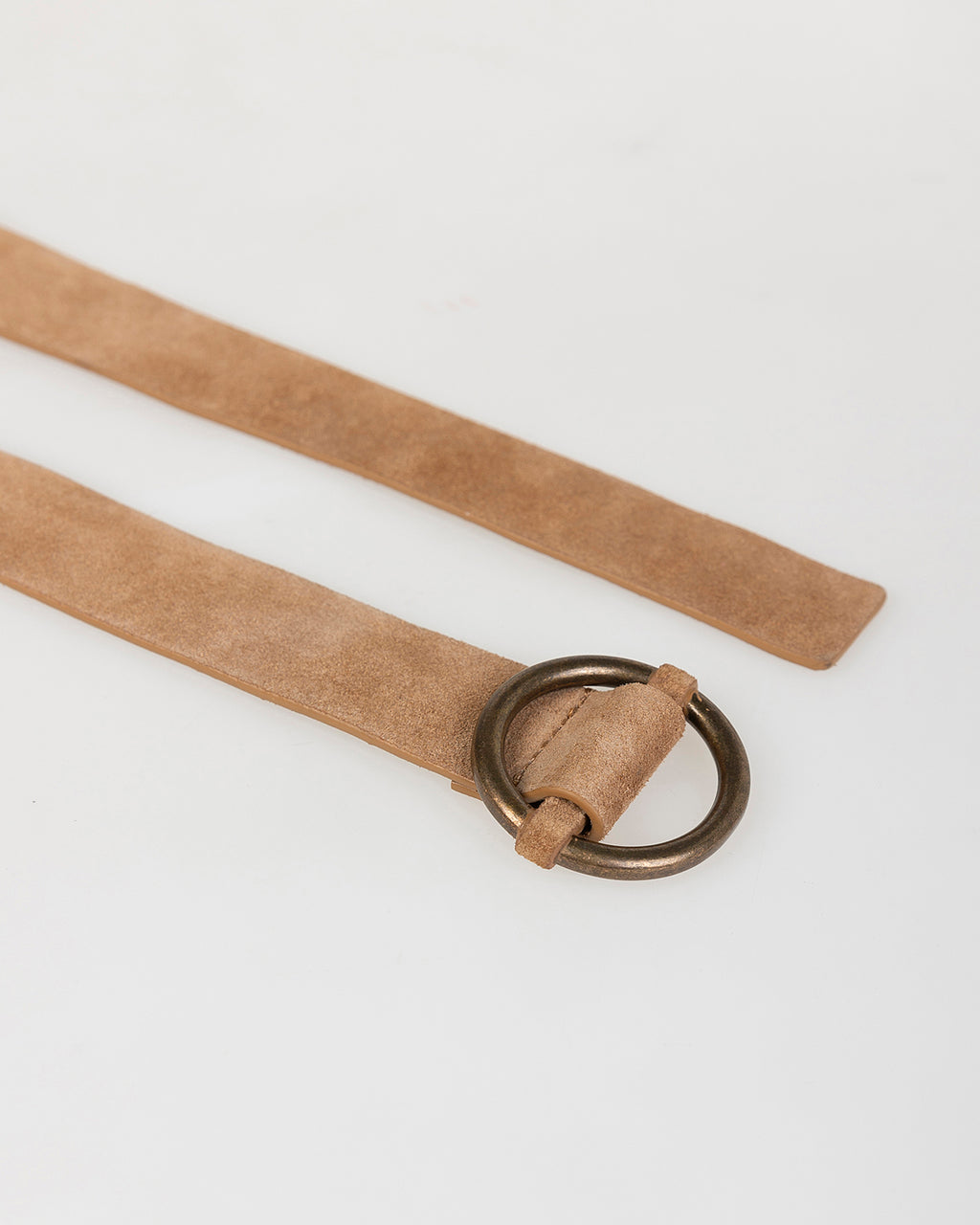 Cinturón camel con hebilla ajustable