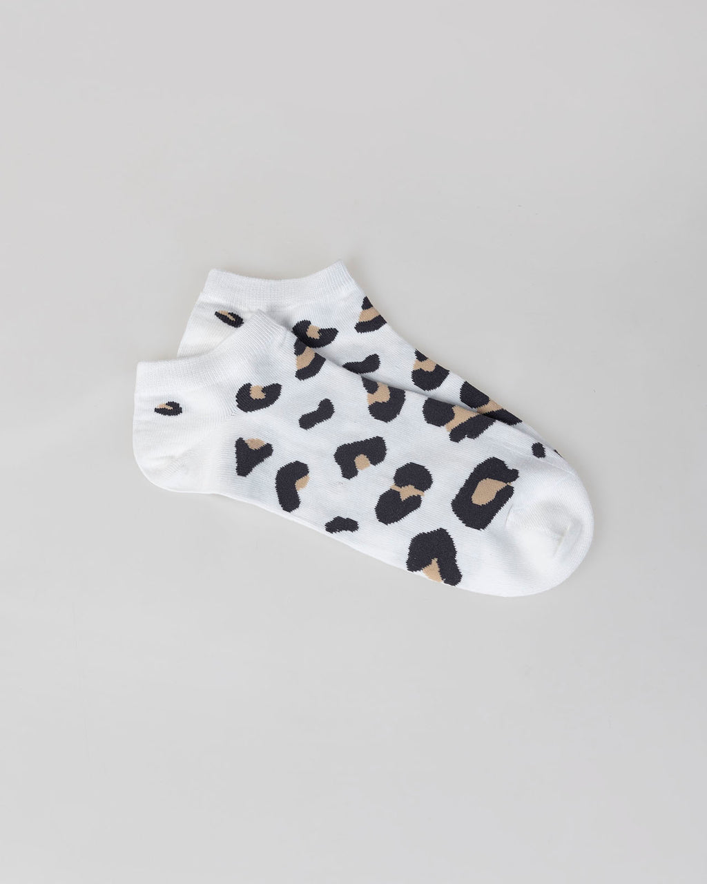 Calcetines con manchas de leopardo