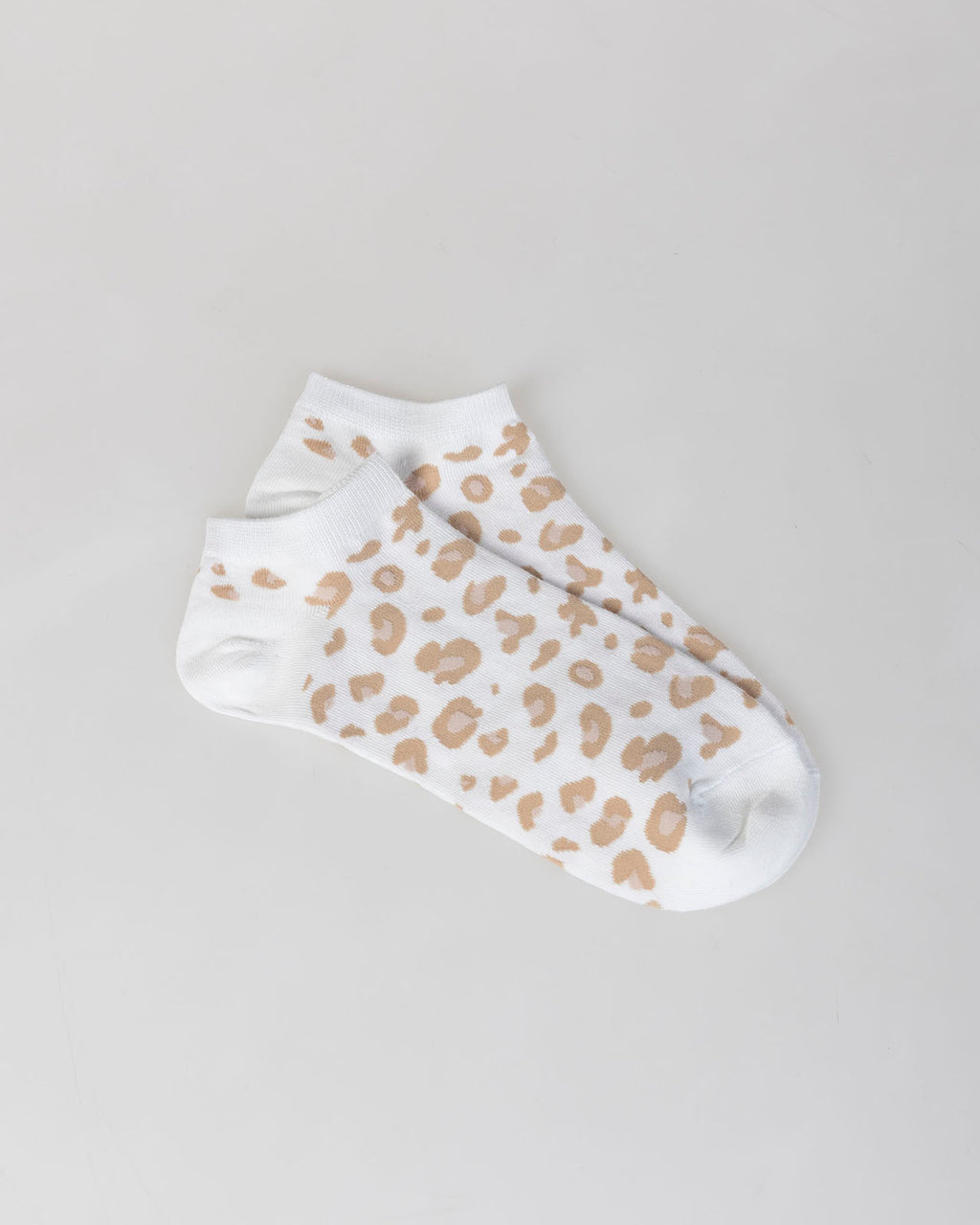 Calcetines con manchas de leopardo