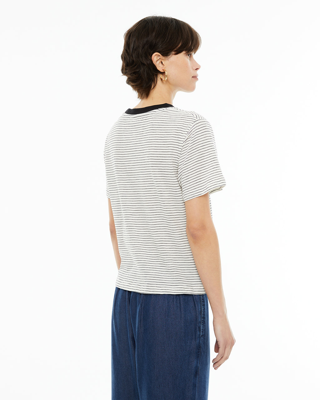 Camiseta de rayas con cuello redondo a contraste