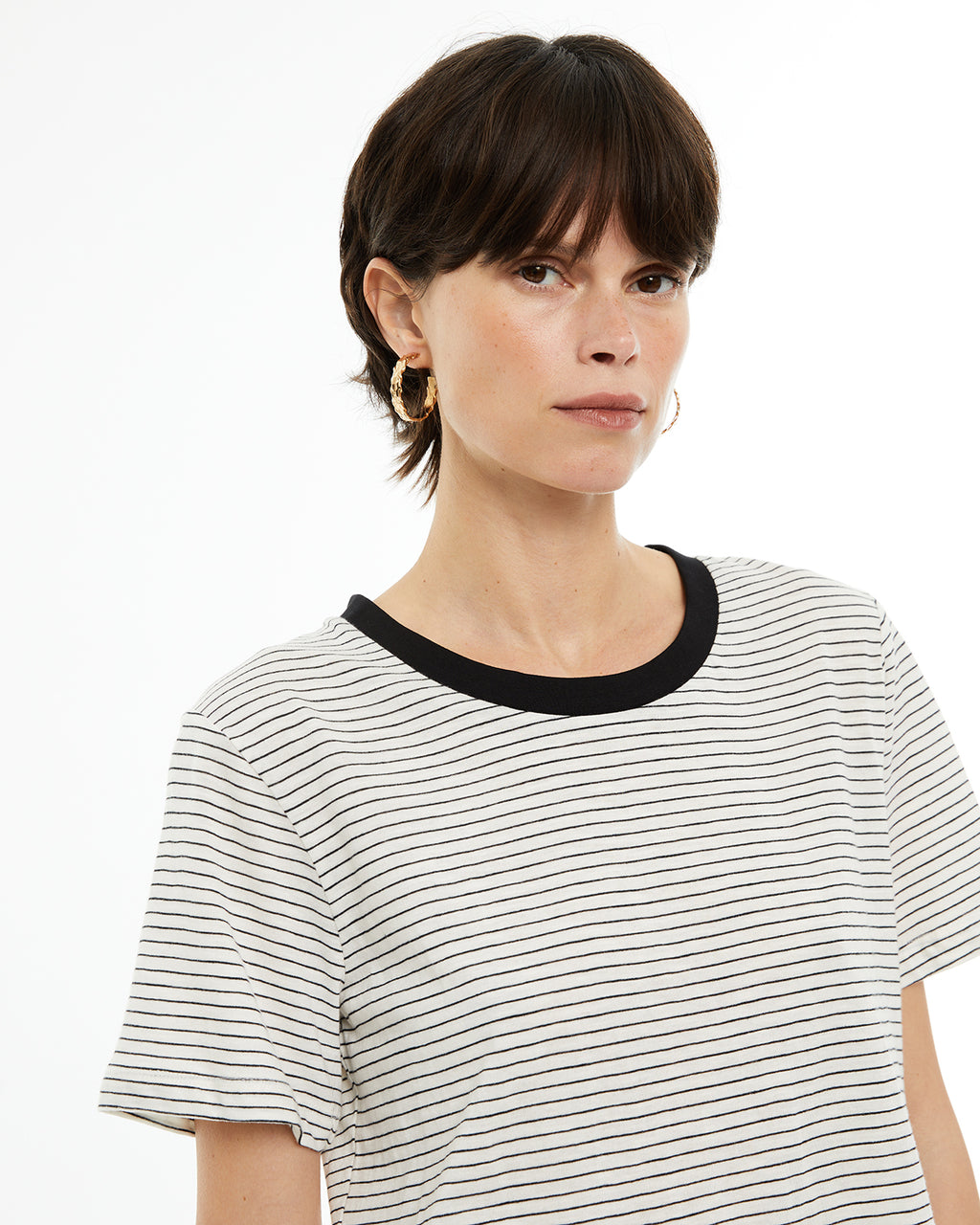 Camiseta de rayas con cuello redondo a contraste