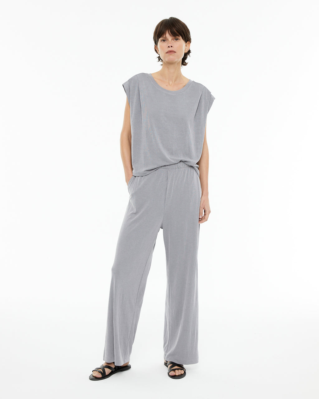 Camiseta oversize costura hombros adelantada