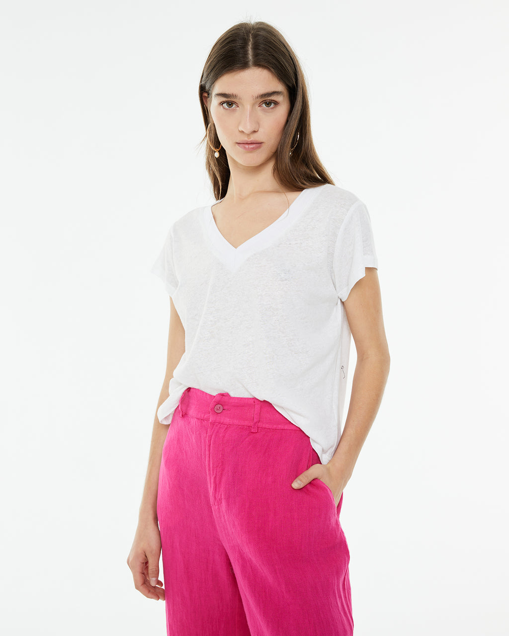 Camiseta de lino de cuello pico con detalle tira fantasía
