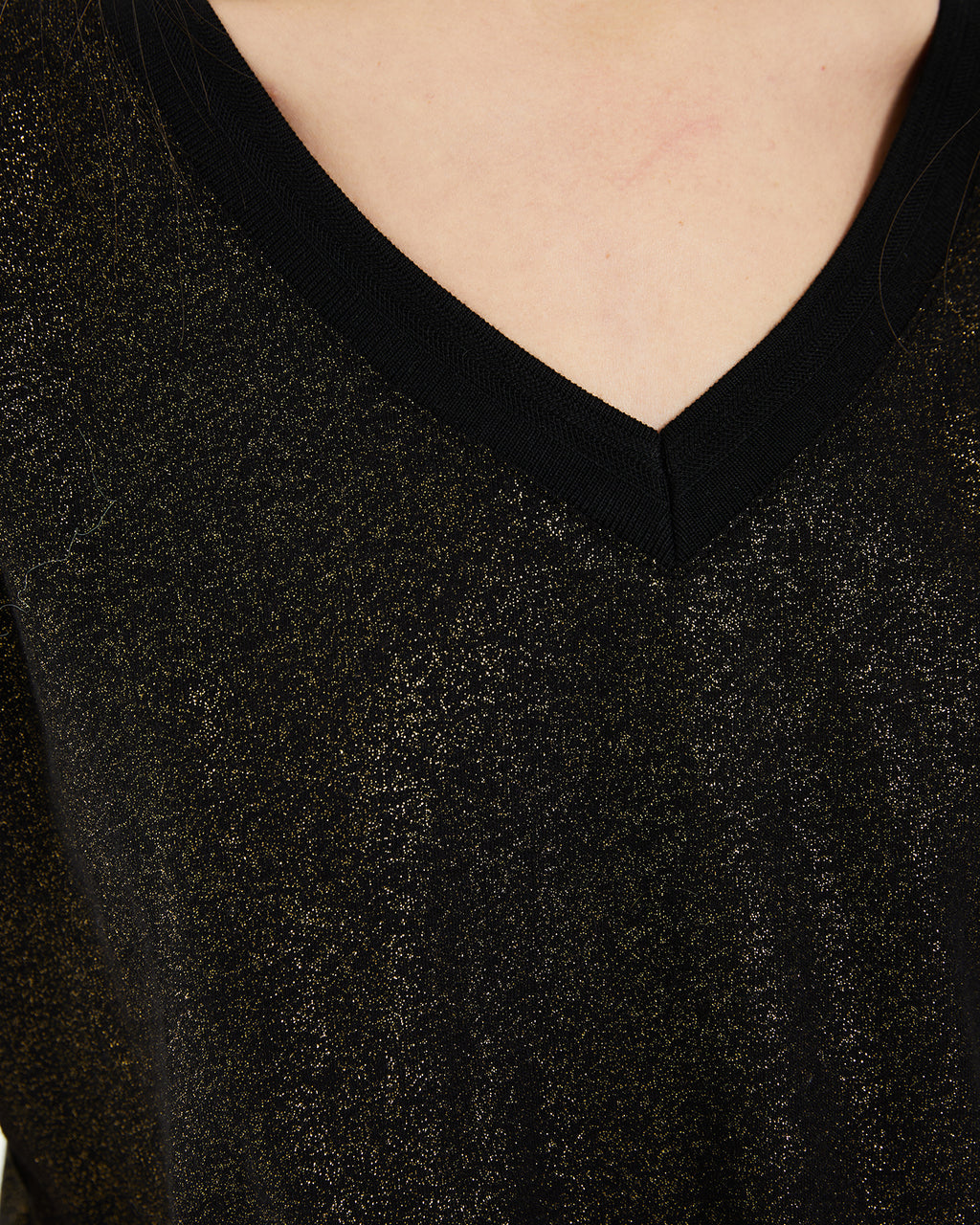 Camiseta de lino de cuello pico con detalle tira fantasía