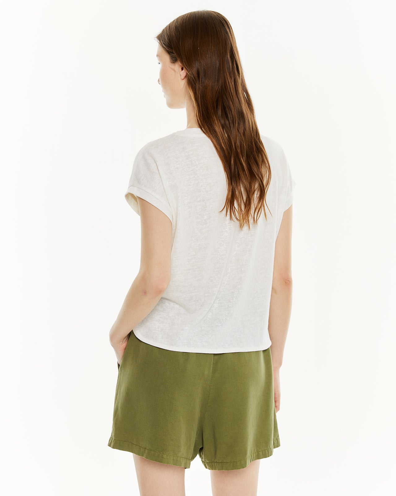 Camiseta escote pico con detalle foil