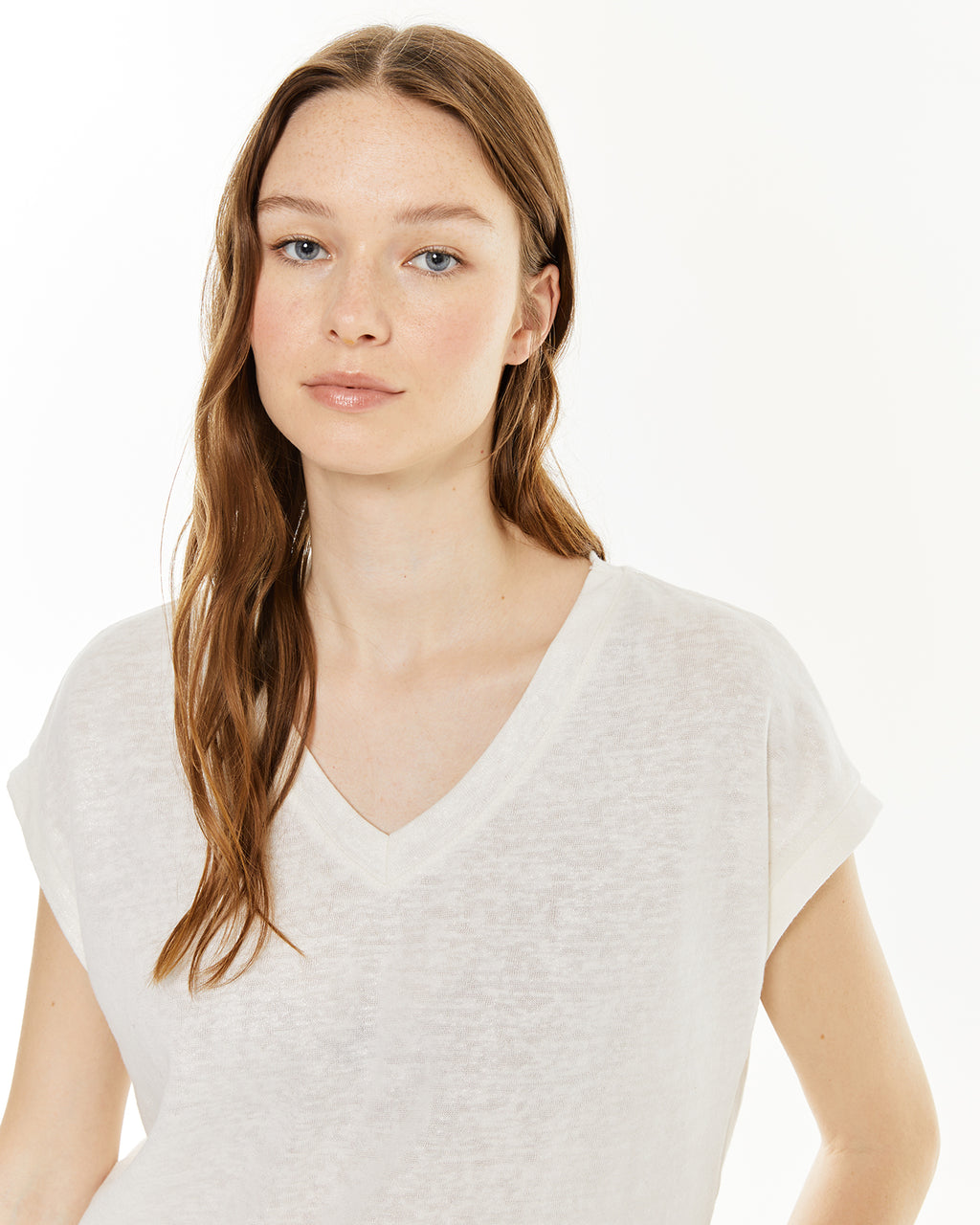Camiseta escote pico con detalle foil