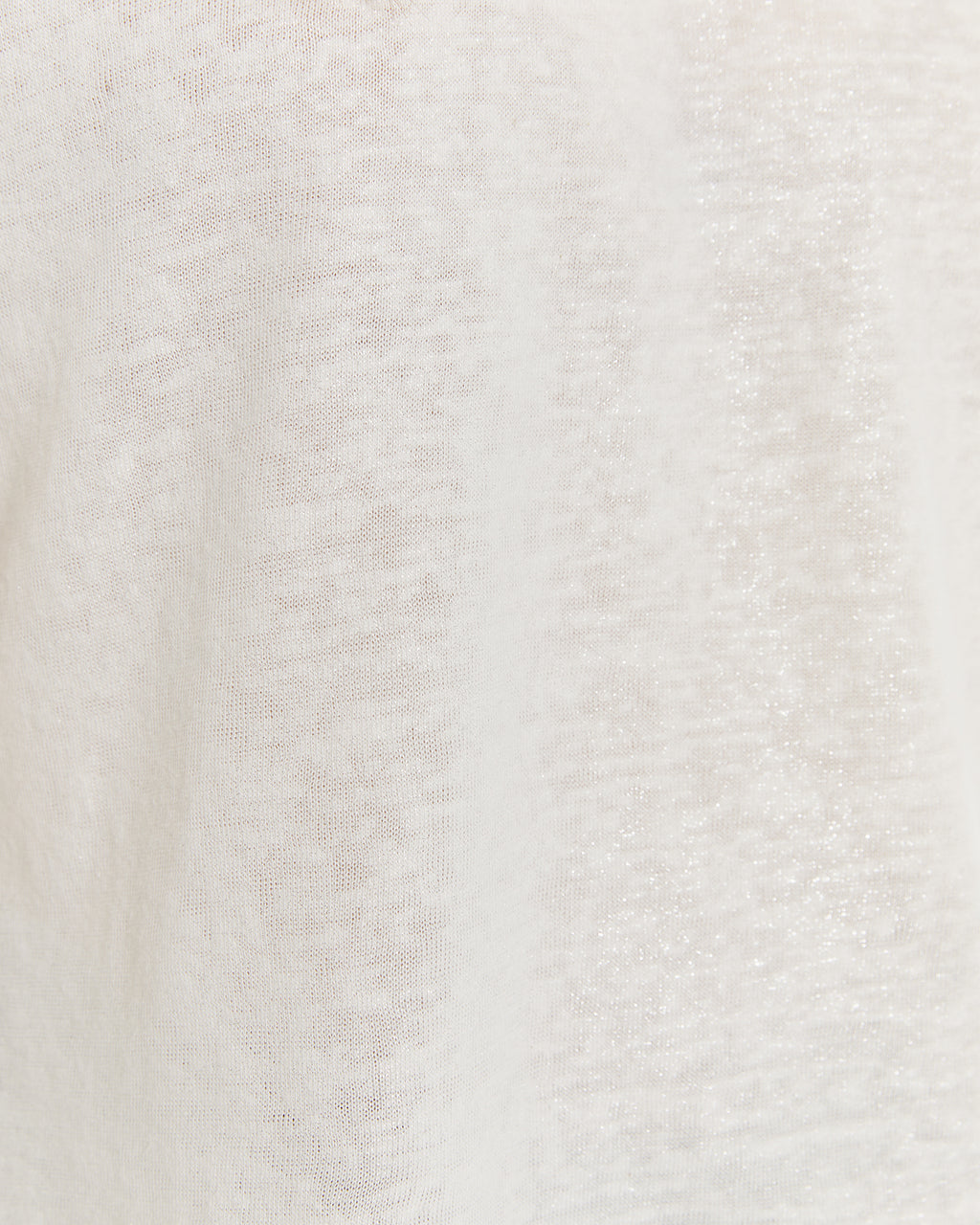Camiseta escote pico con detalle foil