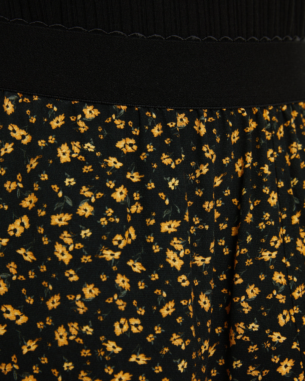 Falda midi evasé estampado floral