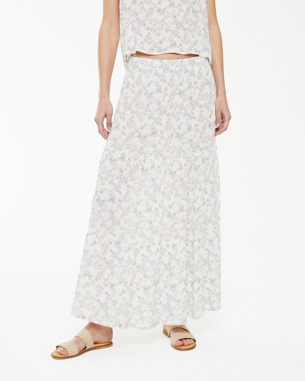 Falda midi con estampado de flores y volantes