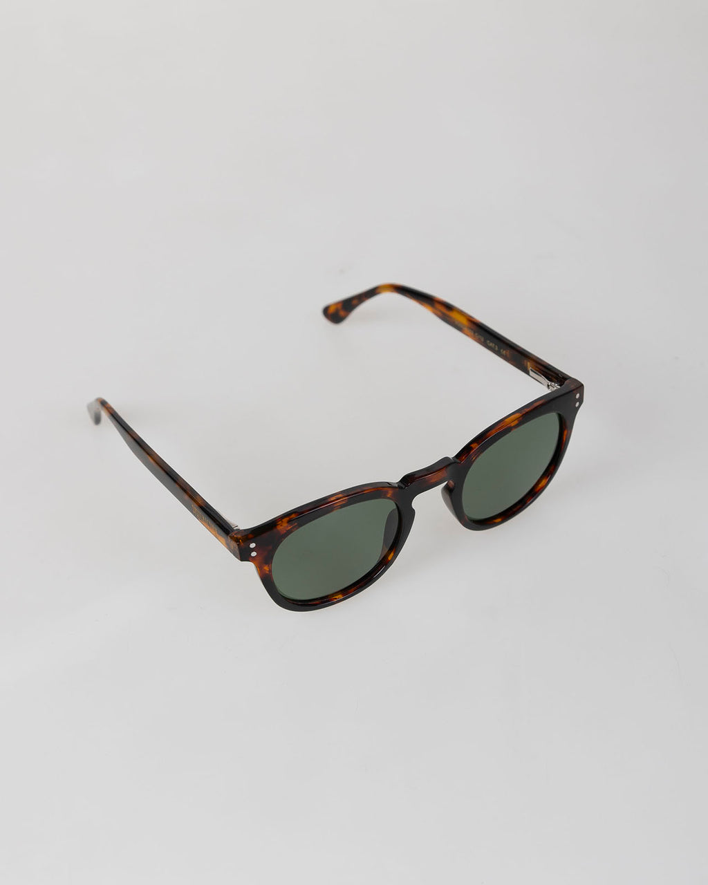 Gafas de sol con montura marrón