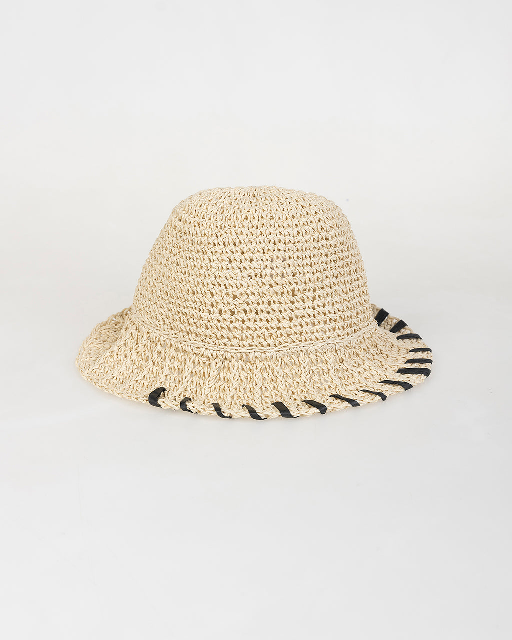 Gorro bucket rafia
