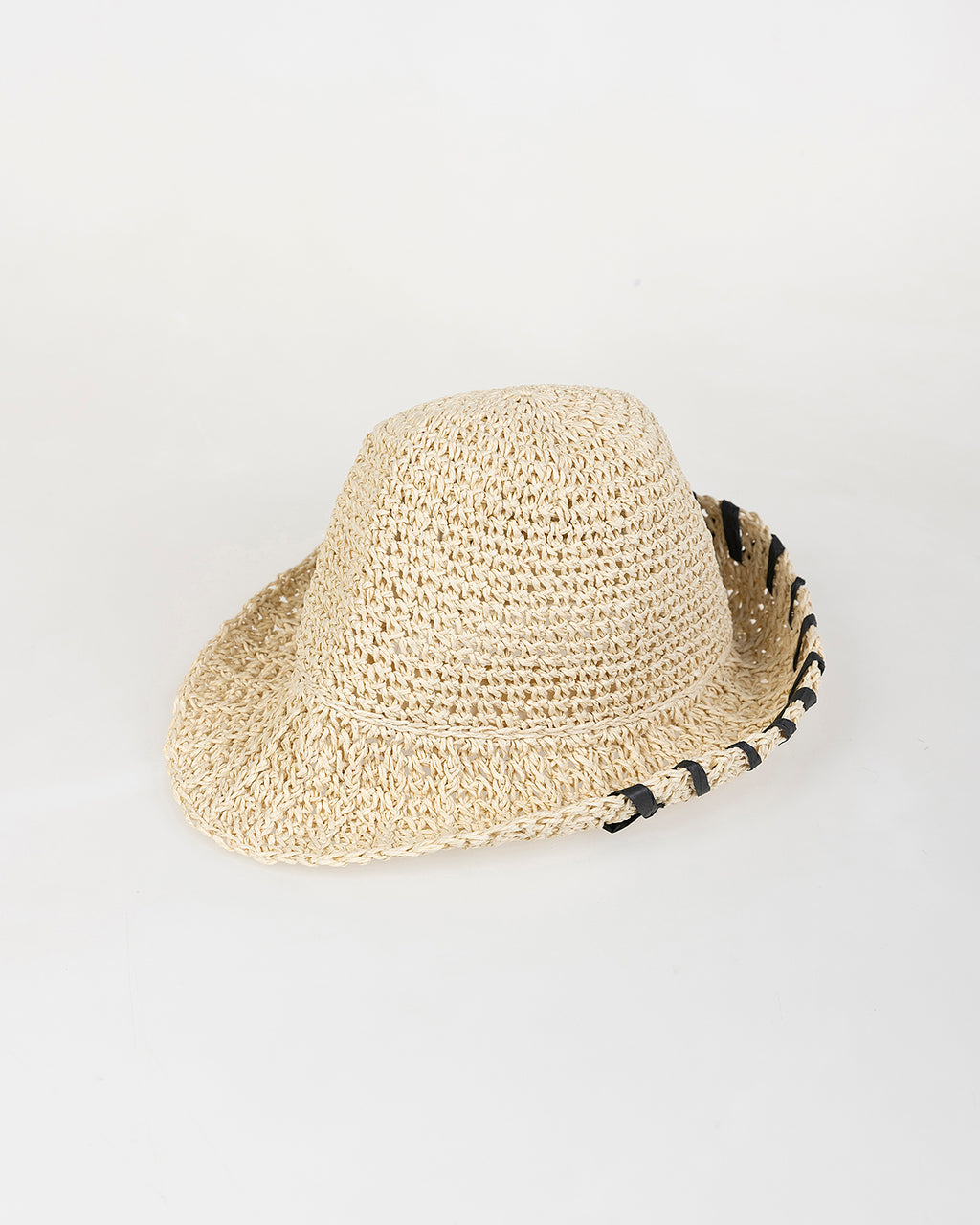 Gorro bucket rafia