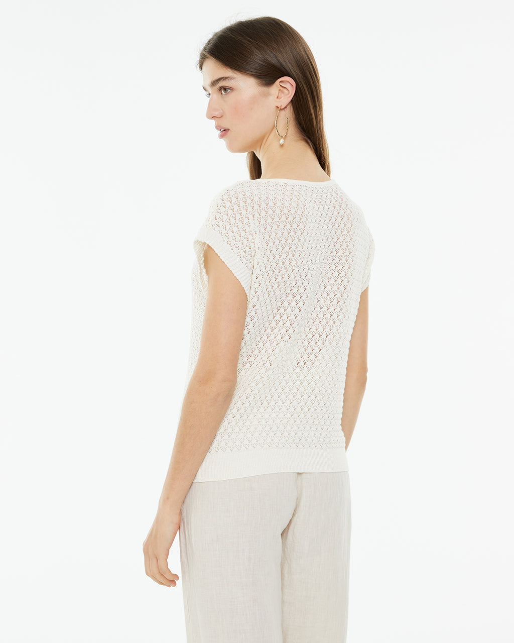 Jersey calado de manga corta con detalle cut-out en hombro