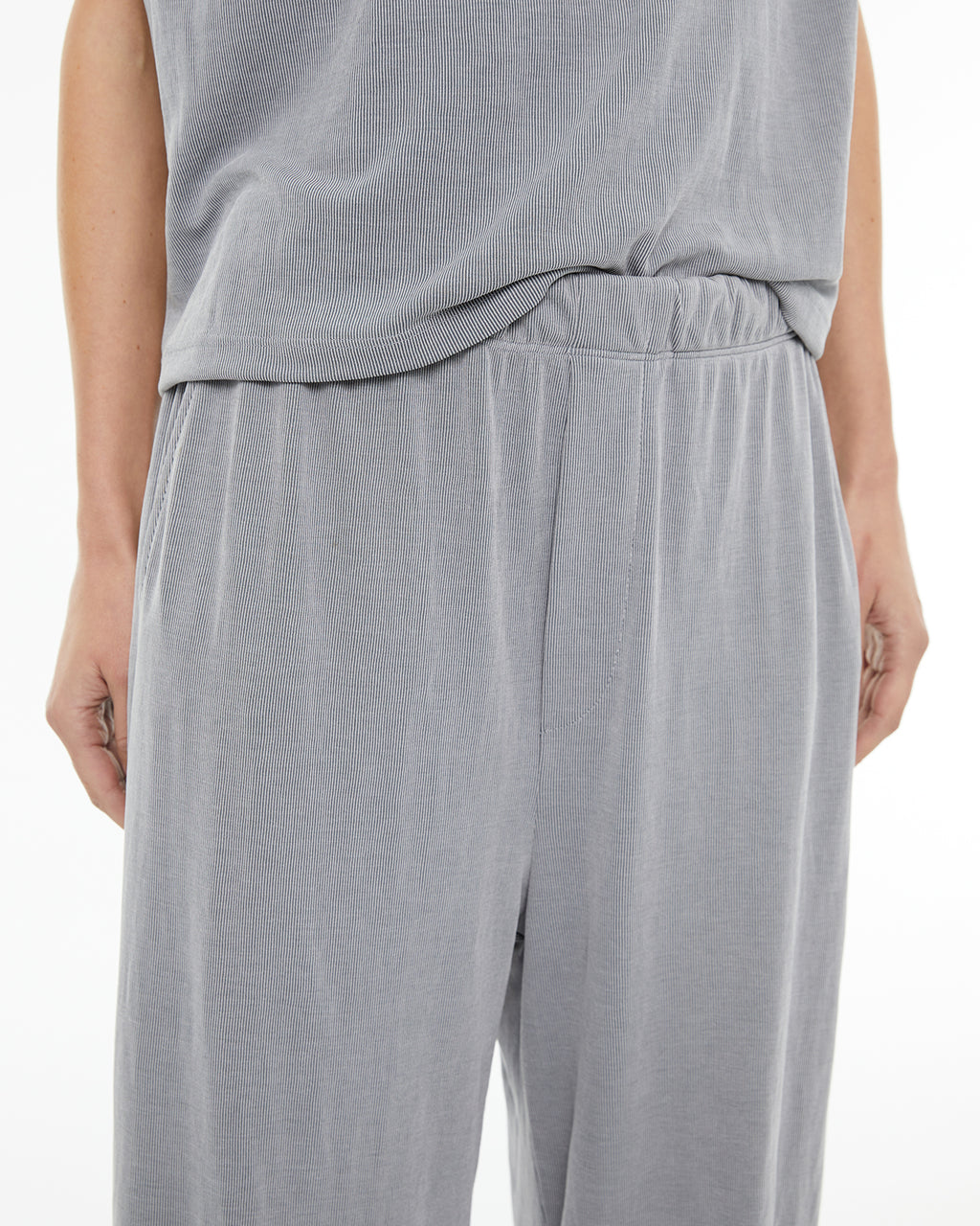 Pantalón confort ancho de canalé