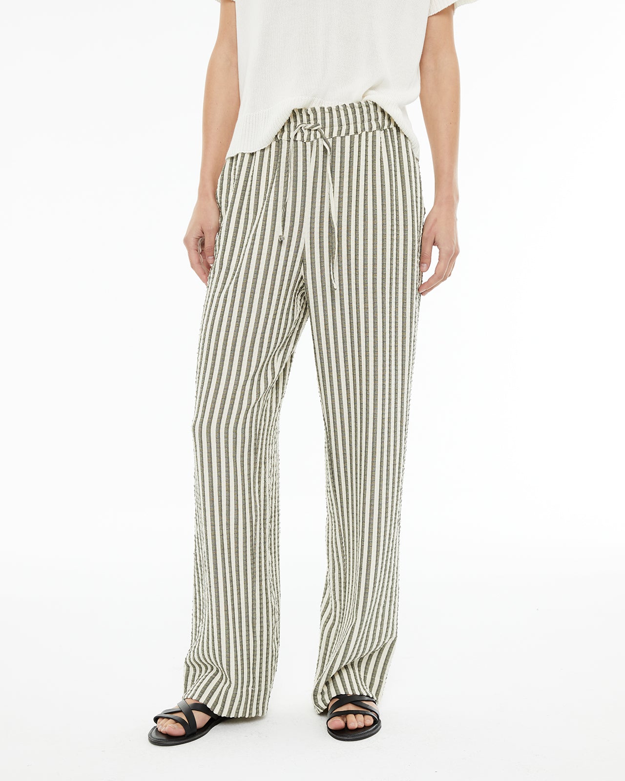 Pantalón recto a rayas con cordón en la cintura