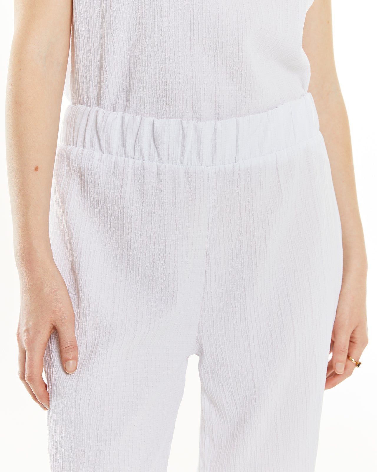 Pantalón fluido con goma en la cintura