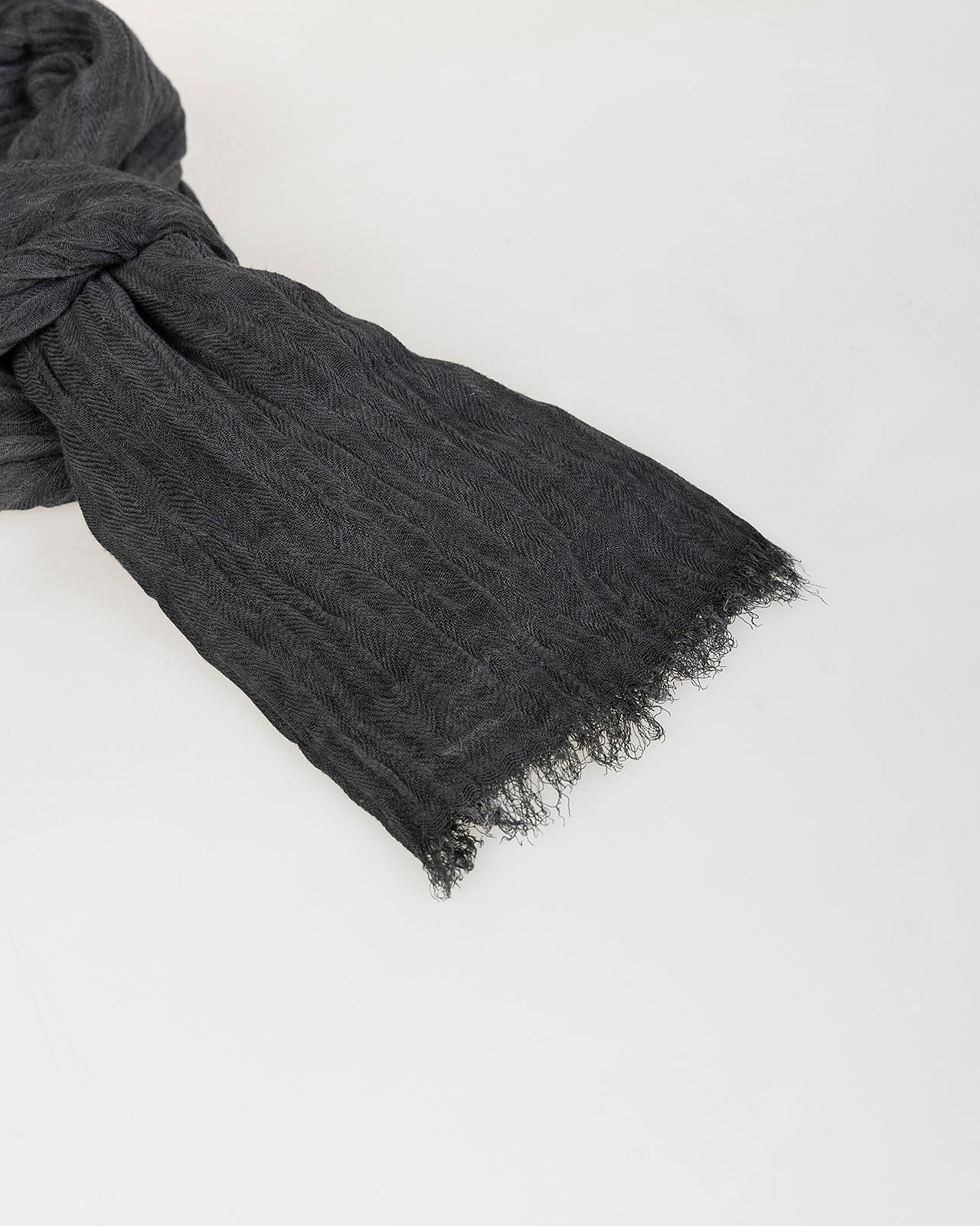 Pañuelo gris efecto desgasatdo