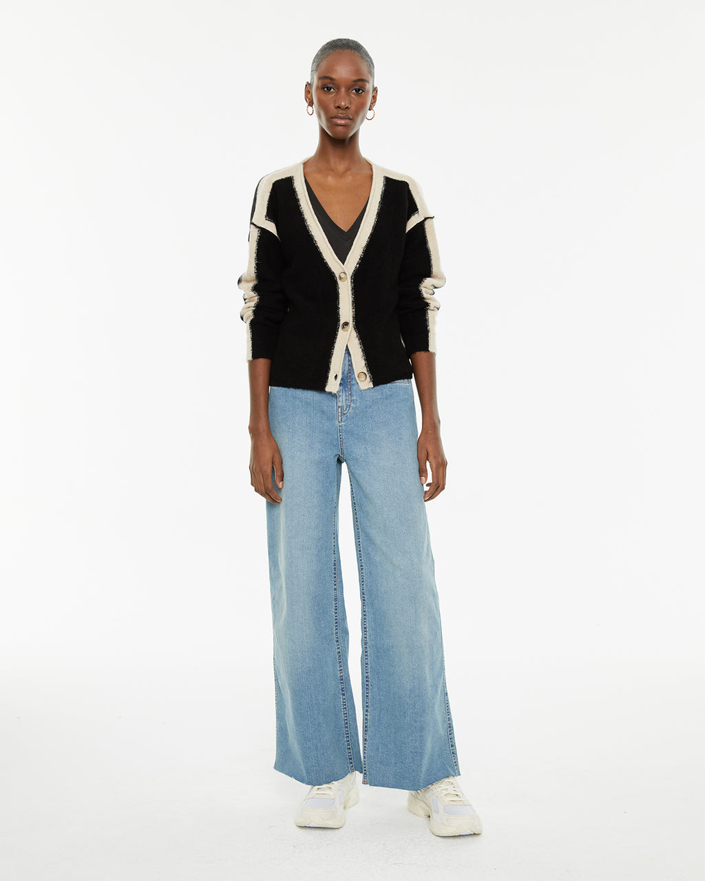 Pantalón vaquero wide leg tiro medio bolsillos delanteros vivo