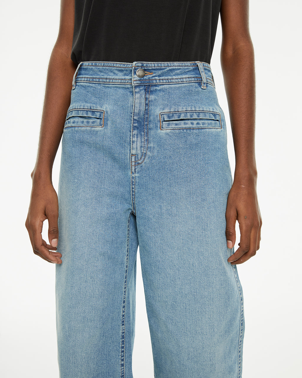 Pantalón vaquero wide leg tiro medio bolsillos delanteros vivo