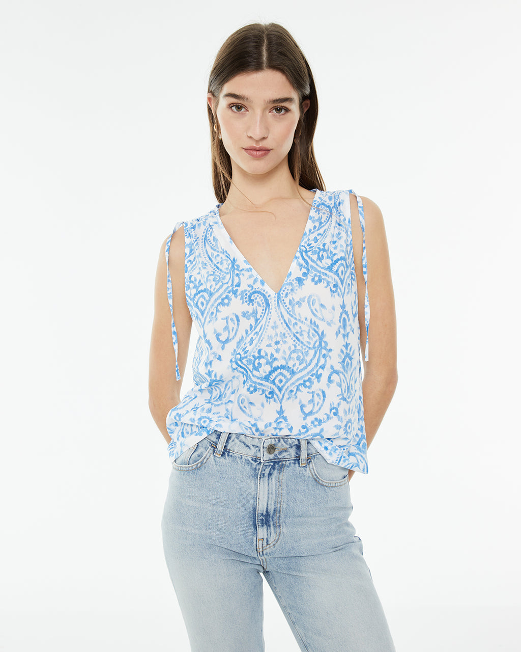 Top estampado de tirantes con lazada hombro