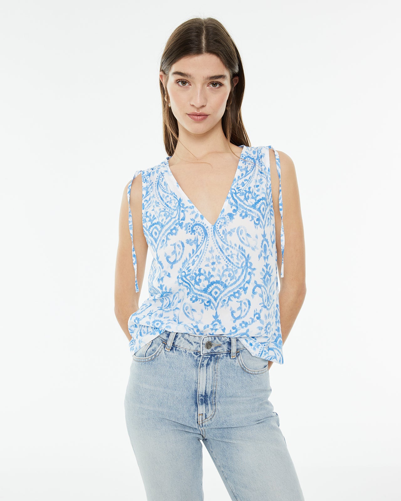 Top estampado de tirantes con lazada hombro