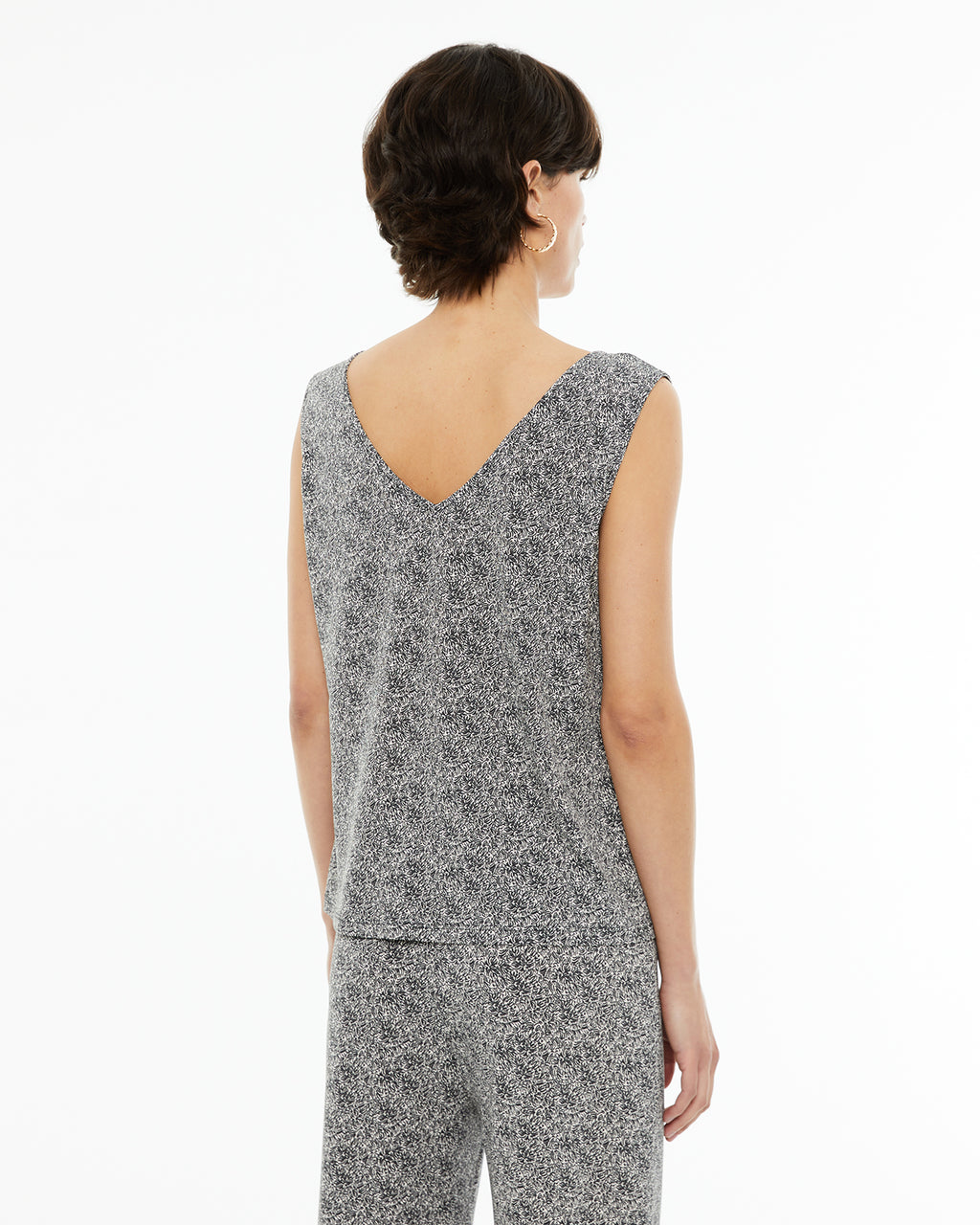 Top estampado bicolor con cierre de botones