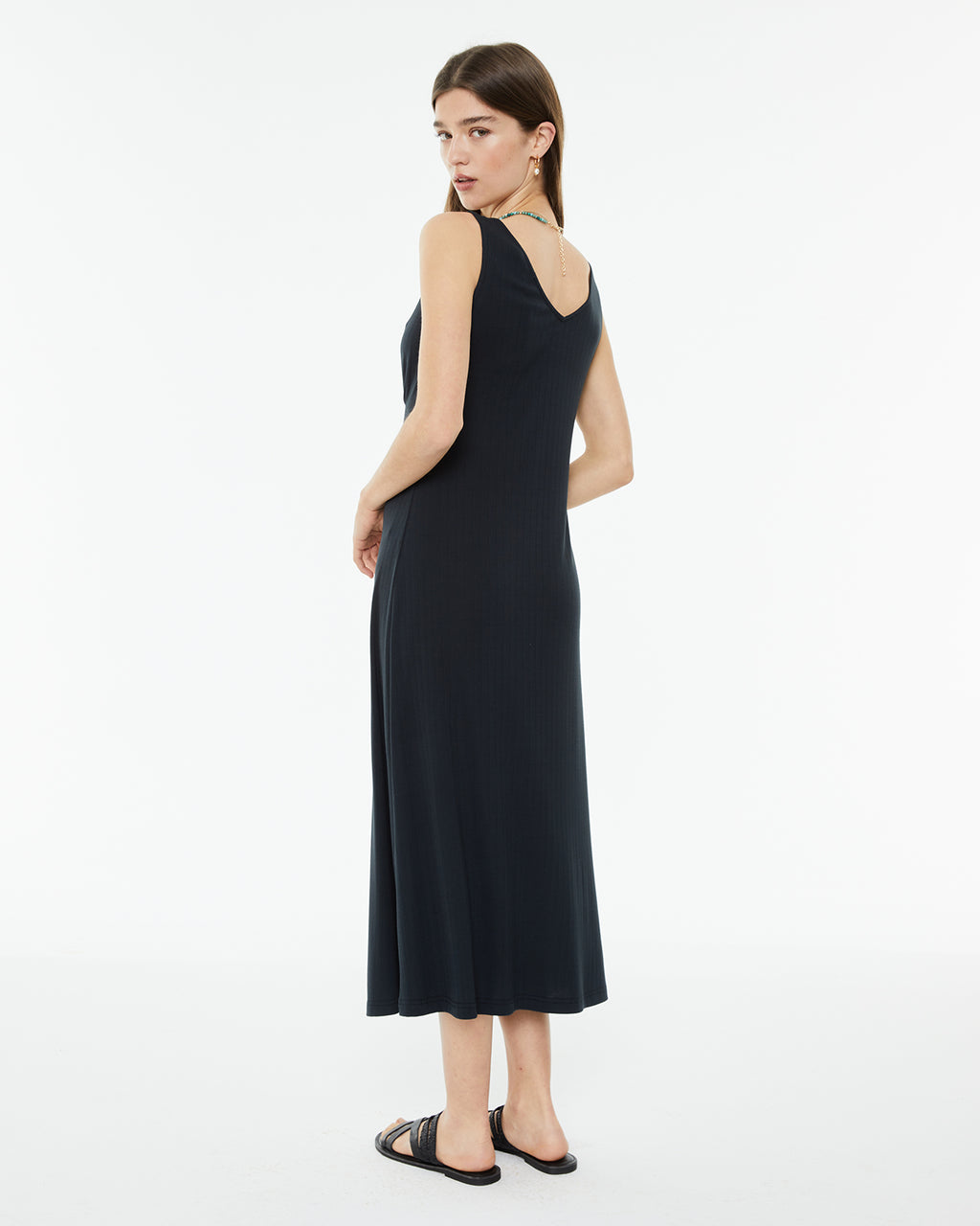 Vestido largo evasé de canalé sin mangas